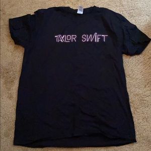 Taylor Swift 1989 World Tour Shirt (XL)